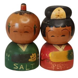 Vintage Wood Kokeshi Doll Salt & Pepper Shakers Green & Red Made In Japan 2.5"